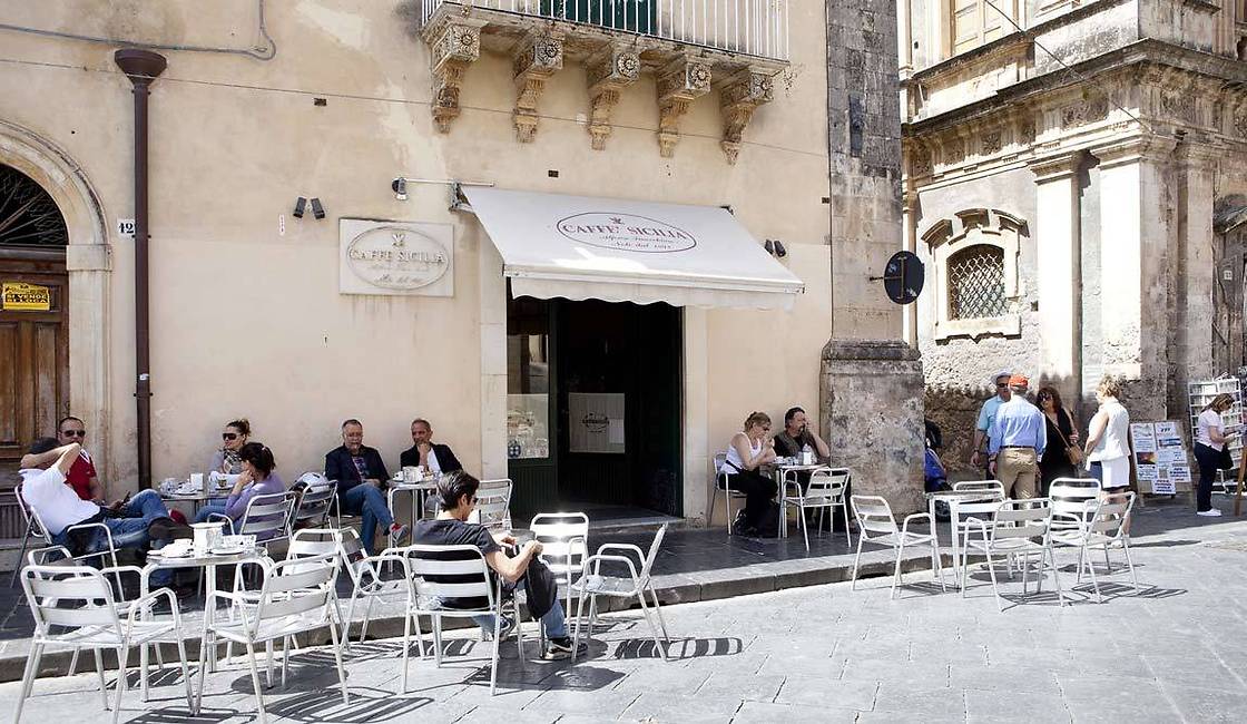Feeling La Dolce Vita at Caffe Sicilia in Noto
