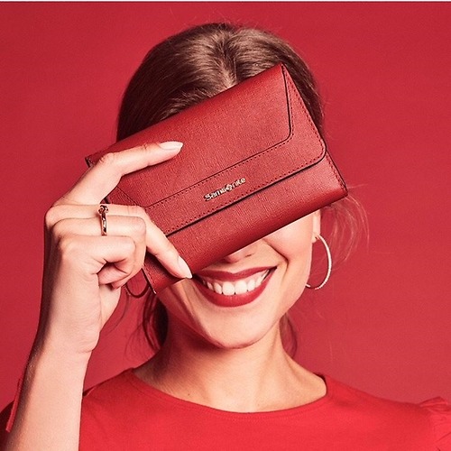 Samsonite vårt favoritmärke, kan erbjuda hundratals olika produkter kontakta Ålvi för mer info.