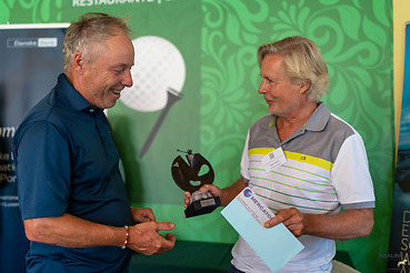 Winner Stefan Granerus and Peter Billton, CLS Board Member and CEO Mercator