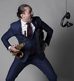 DJ Andreas Ferrenato kan du boka genom Funnybones Production