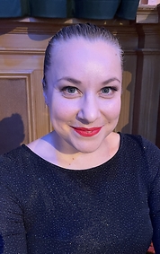 Lisa Anberg - Akrobat och handstands-artist - Funnybones Production