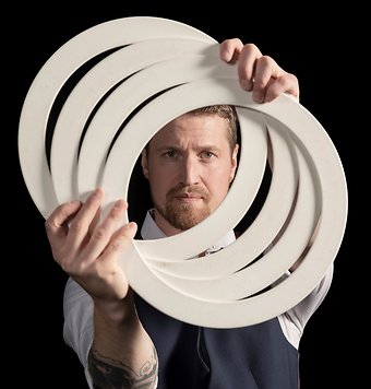 Peter Åberg på Knivsta Nycirkusfestival 15 april 2023