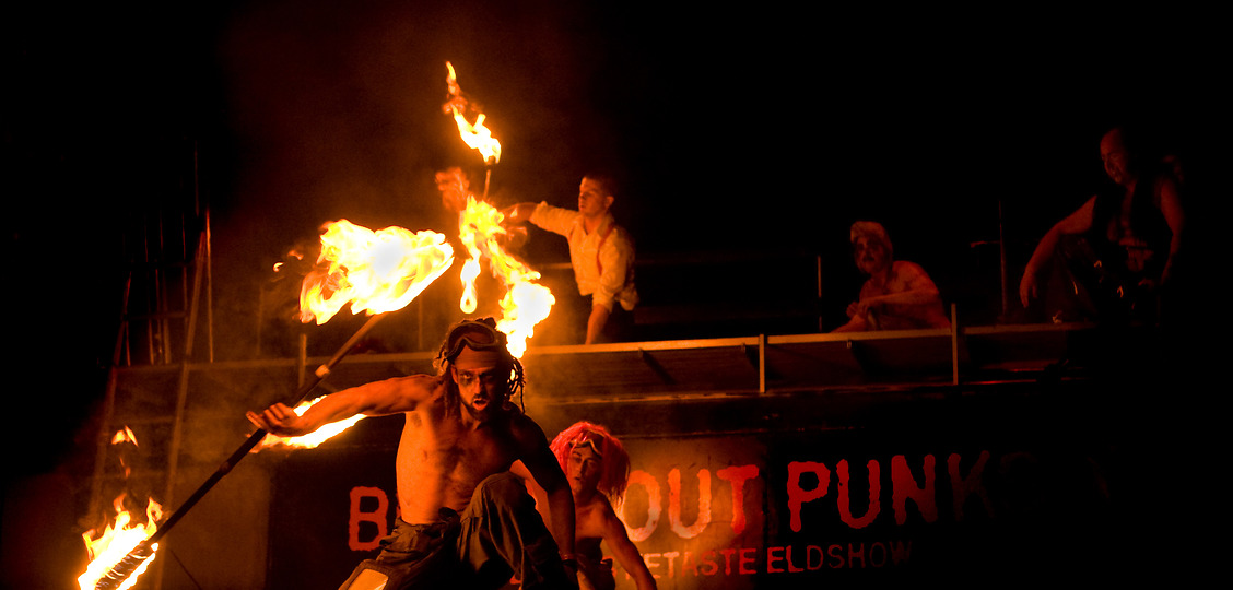 Boka Burnt Out Punk genom Funnybones Production